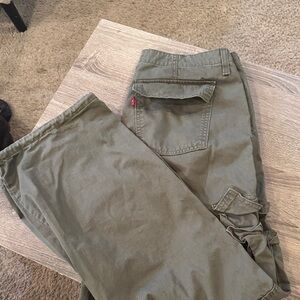 Levi's 94 Baggy Women's Olive Cargo Pants